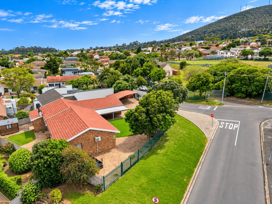 4 Bedroom Property for Sale in De Tijger Western Cape